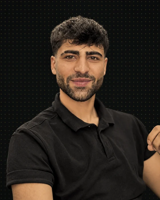 Salman, Coiffeur und Barber im Salon Sher